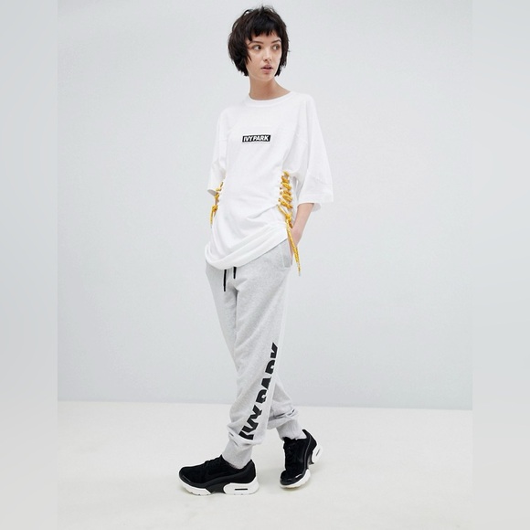 ⭐️ NWT Ivy Park White Lace-Up Sides Football Tee Shirt SMALL - Picture 6 of 11